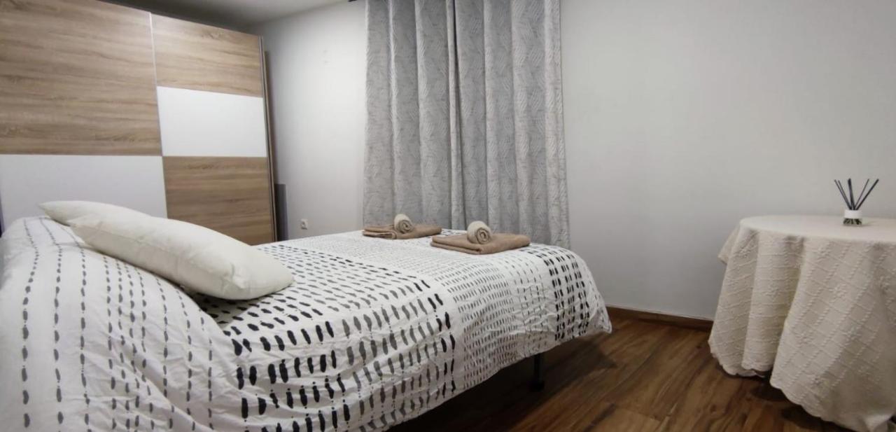 Ferienwohnung Acogedor Atico En Pleno Centro Granada Exterior foto